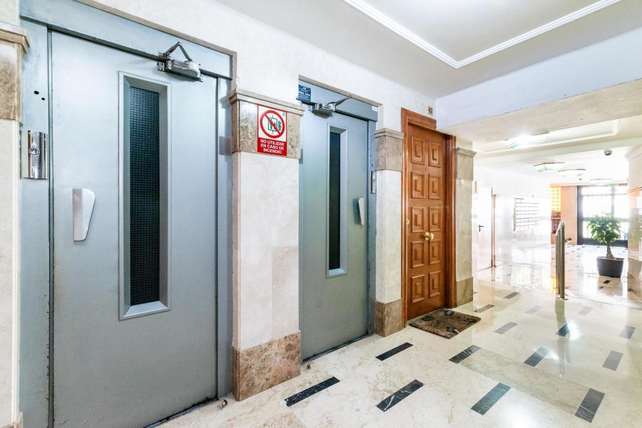 Elegante Y Centrico Alojamiento En Granada Apartment Exterior photo